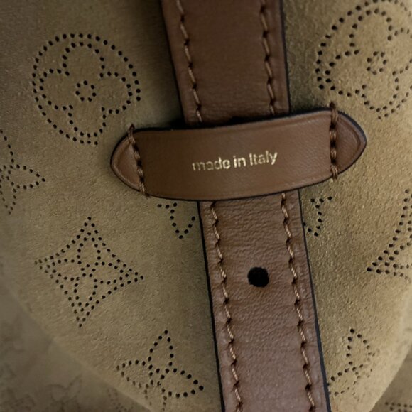 ADDITIONAL PHOTOS ONLY*******Louis Vuitton CarryAll PM in Mahina - Picture 8 of 12